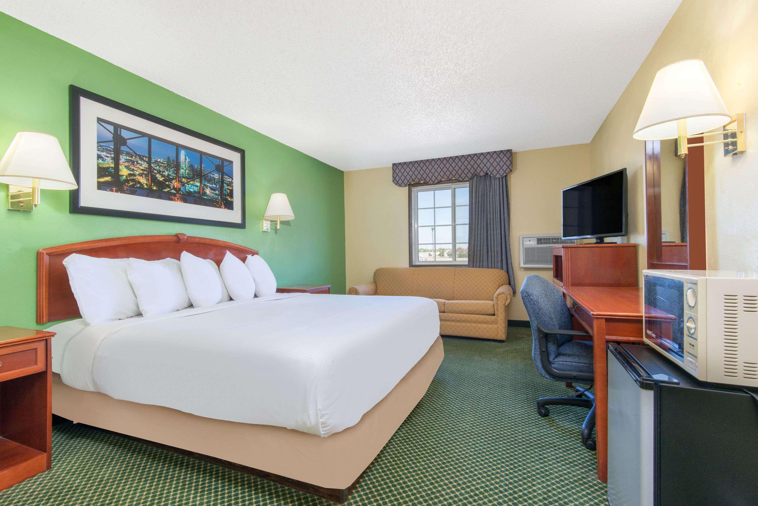 Days Inn By Wyndham Great Bend Exterior foto
